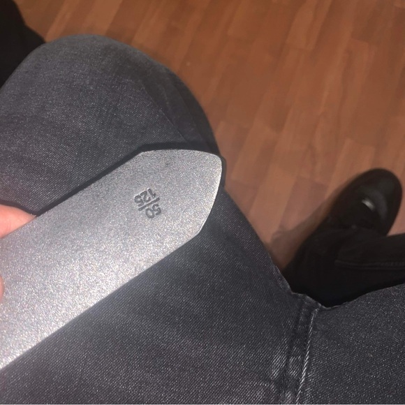 Had this belt for month still in good condition haven’t really worn it as much - Picture 2 of 4